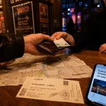 Événements Strasbourg ce soir : billet et smartphone au théâtre