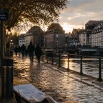 Que faire a Strasbourg quand il fait chaud : ombre sur le quai de l’Ill, Petite France