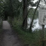 Balade le long du rhin strasbourg : passerelle et sentier au Jardin Deux-Rives