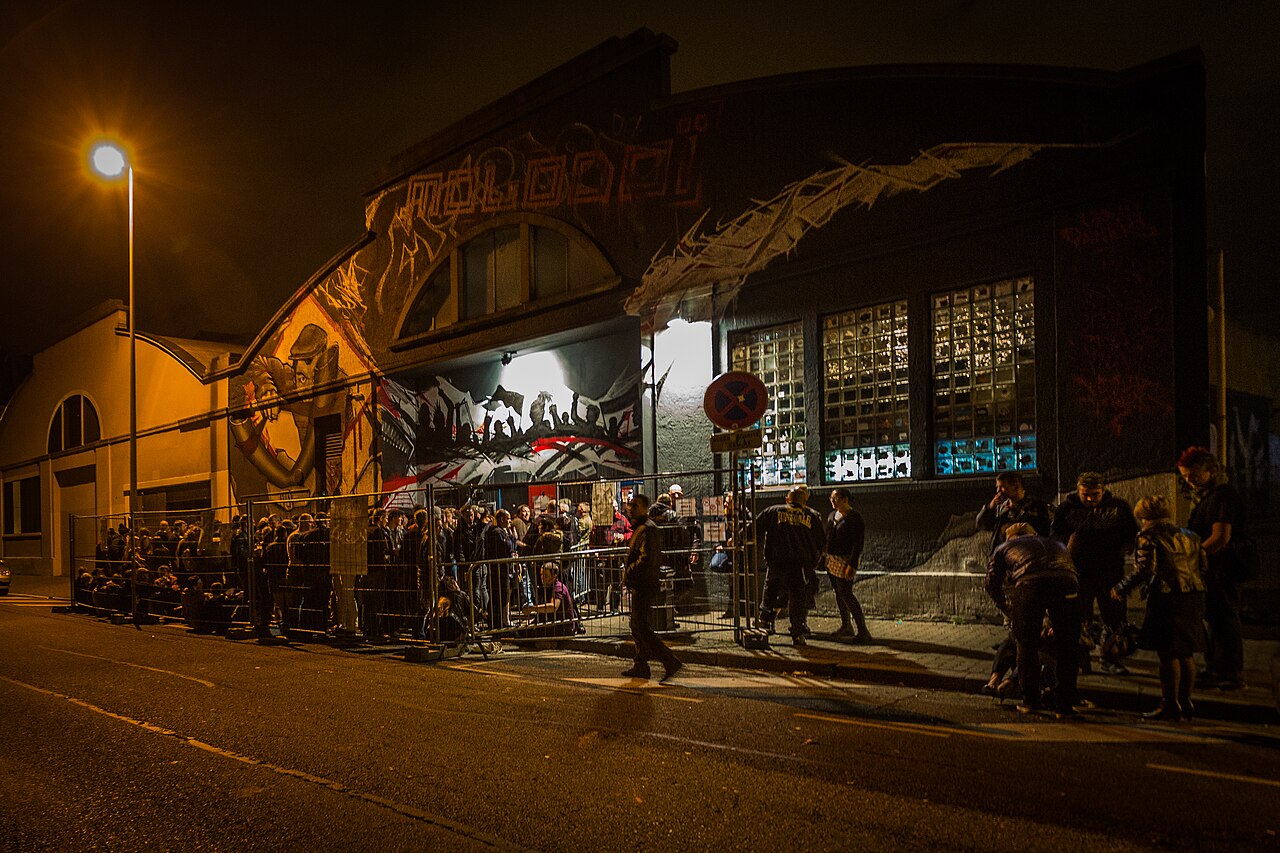 Façade du Molodoï, rue du Ban-de-la-Roche, photographiée en novembre 2013.